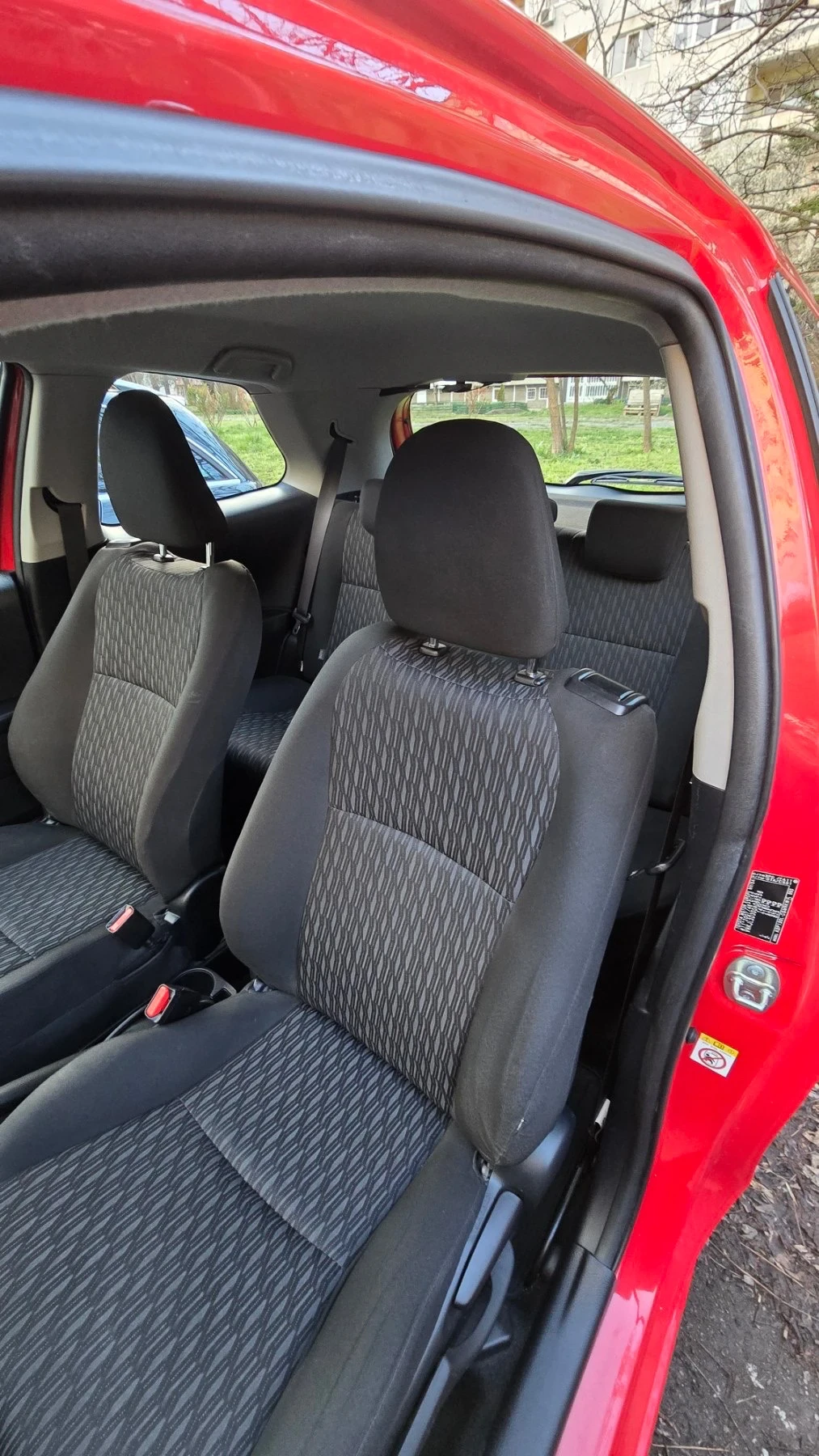 Toyota Yaris, снимка 2 - Автомобили и джипове - 56195300