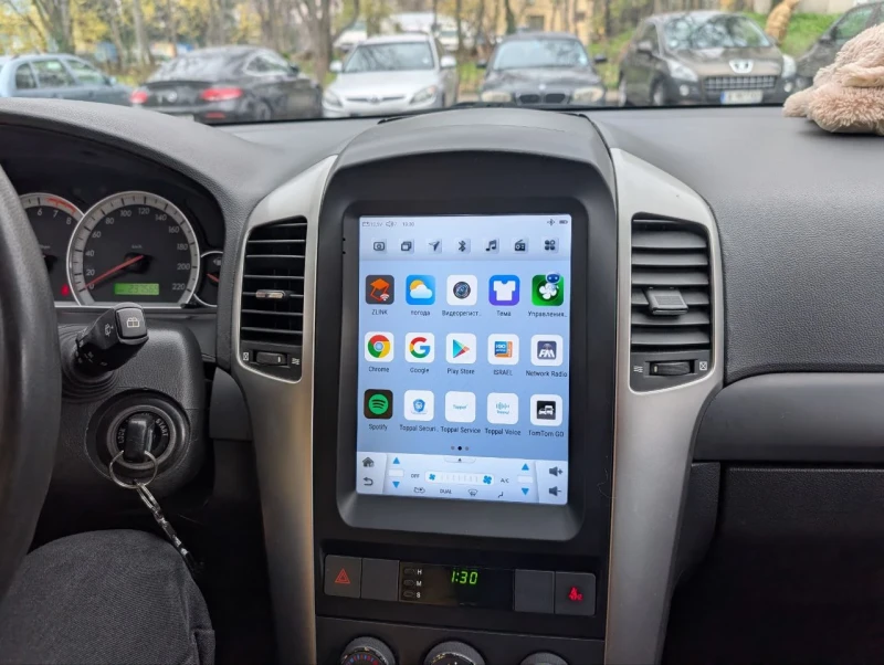 Chevrolet Captiva 2.4 LT, снимка 9 - Автомобили и джипове - 52902729