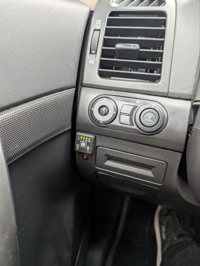 Chevrolet Captiva 2.4 LT, снимка 5 - Автомобили и джипове - 52902729