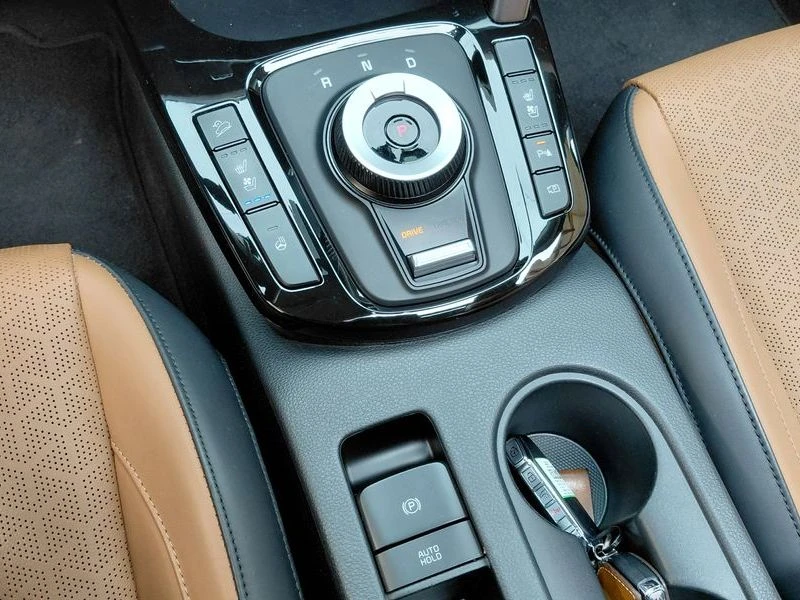 Kia Seltos Gasoline 1.6 Turbo 2WD| 177к.с.| ВКЛ.ТЕХНОТЕСТ, снимка 9 - Автомобили и джипове - 55663793