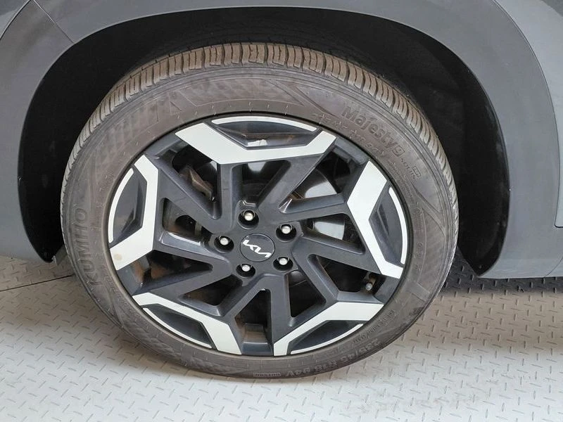 Kia Seltos Gasoline 1.6 Turbo 2WD| 177к.с.| ВКЛ.ТЕХНОТЕСТ, снимка 5 - Автомобили и джипове - 55663793