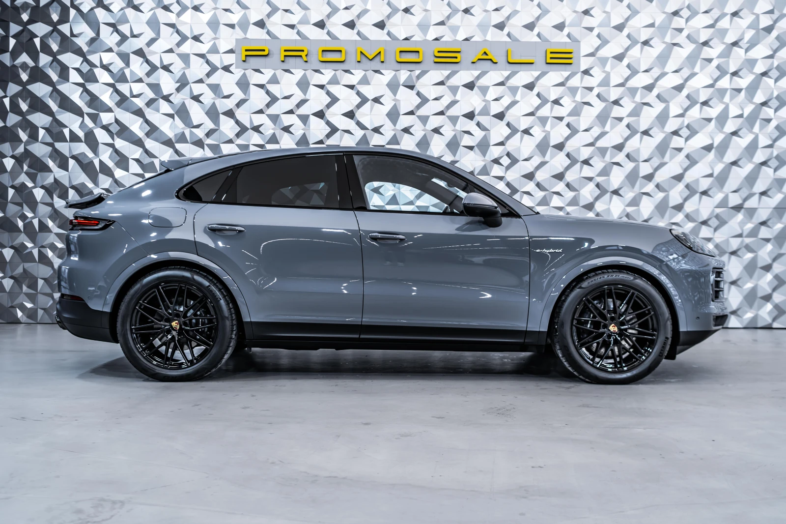 Porsche Cayenne Coupe E-Hybrid* Bose* Pano* SportChr - изображение 6
