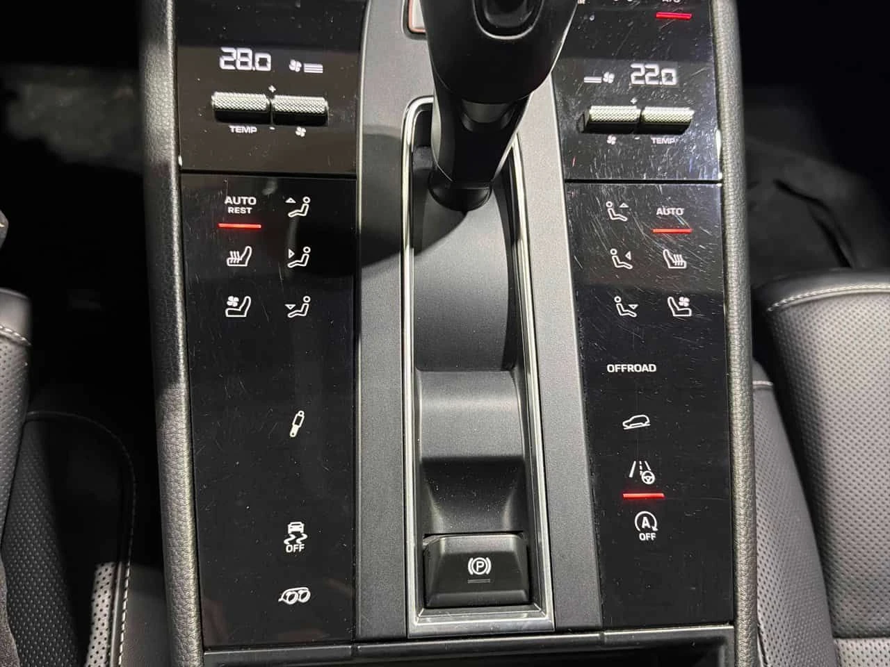 Porsche Macan * AWD * CARFAX * ЦЕНА ДО БГ, снимка 14 - Автомобили и джипове - 53740590