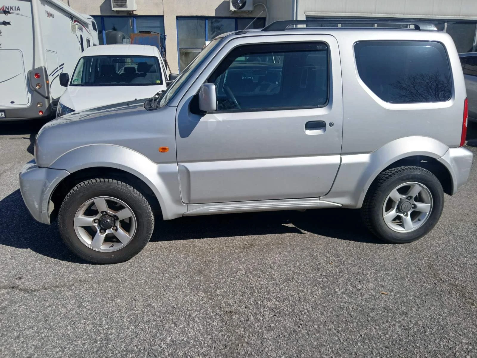 Suzuki Jimny Къса база , снимка 3 - Автомобили и джипове - 53858771