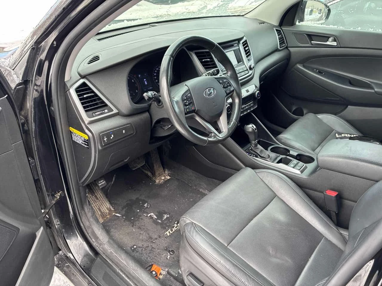 Hyundai Tucson * SE * CARFAX * ЦЕНА ДО БГ, снимка 5 - Автомобили и джипове - 53968115