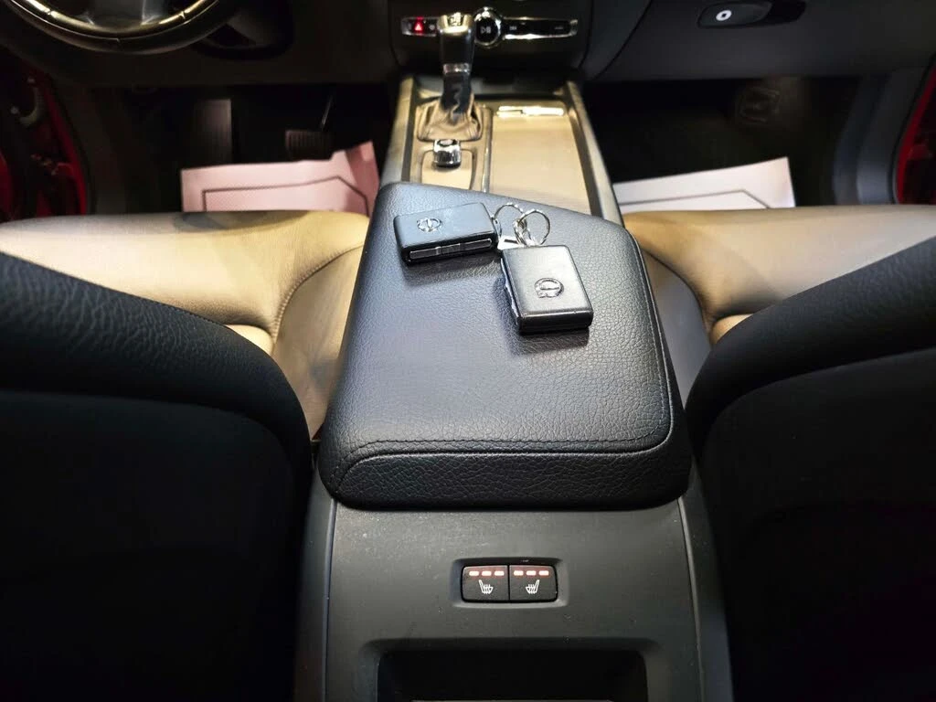 Volvo XC60 T5 MOMENTUM AWD * 360 * PANO * ПОДГРЕВ, снимка 7 - Автомобили и джипове - 55190092
