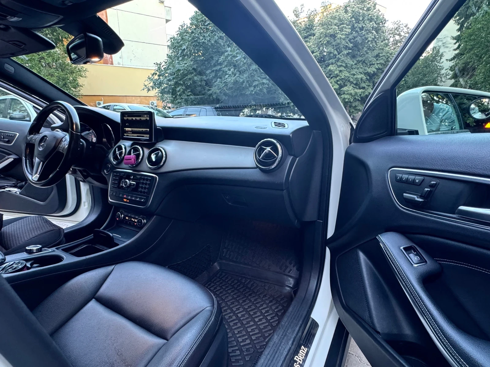 Mercedes-Benz GLA 250 2.5 Бензин 4Matic, снимка 12 - Автомобили и джипове - 55536855