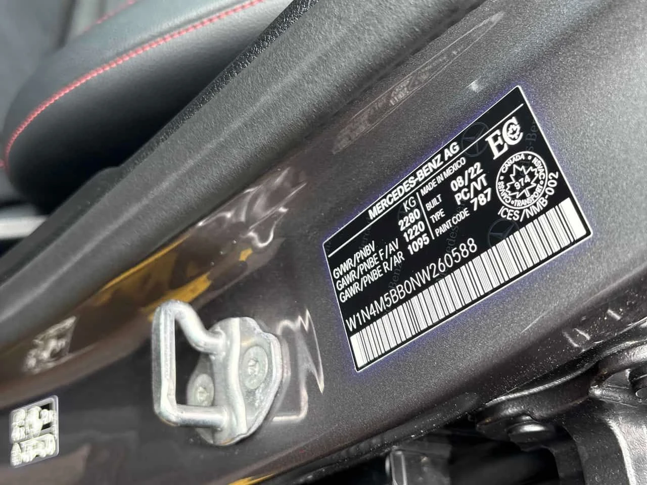 Mercedes-Benz GLB35AMG / 360 / DISTRONIC / CARFAX / АВТОКРЕДИТ, снимка 10 - Автомобили и джипове - 55590950