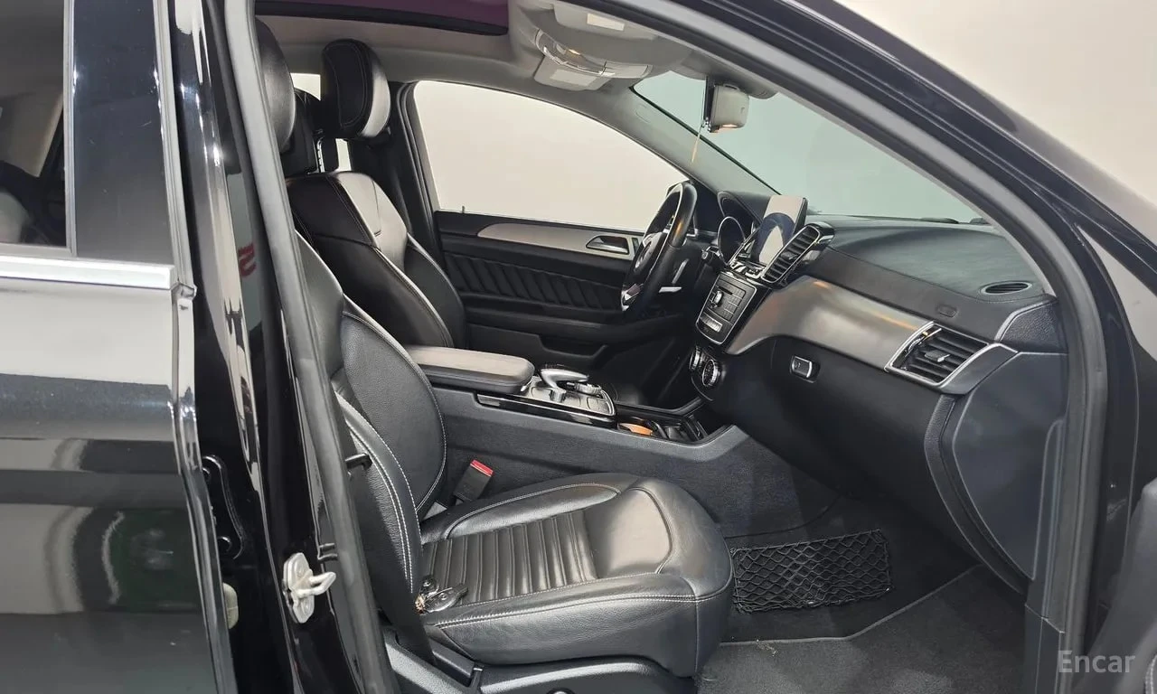 Mercedes-Benz GLE 350 АМГ ПАКТ/4MATIC Coupe/ДИСТРОНИК/360/ПОДГРЕВ/ХАРМАН, снимка 11 - Автомобили и джипове - 56155905
