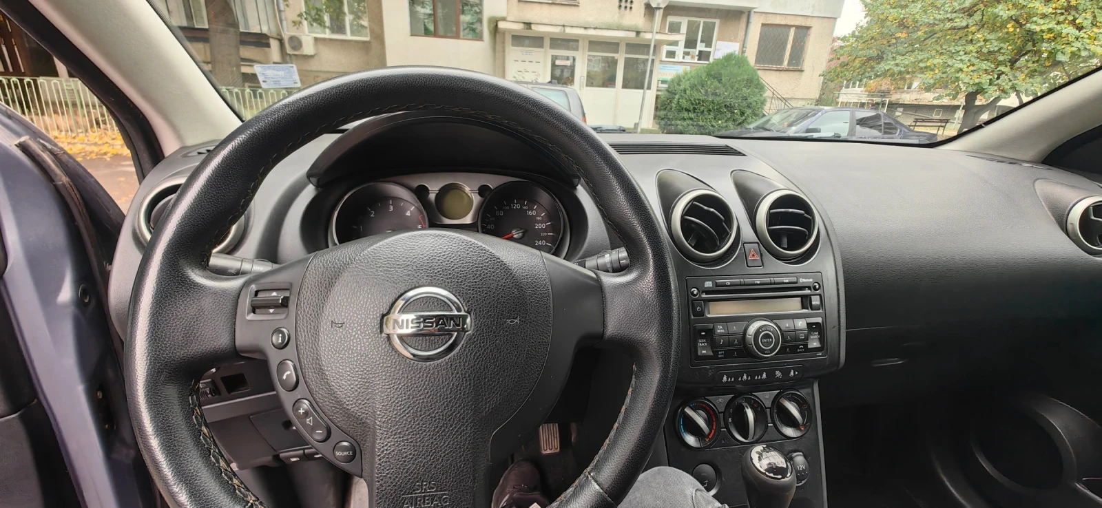 Nissan Qashqai 1.5 DCI, снимка 7 - Автомобили и джипове - 56742171
