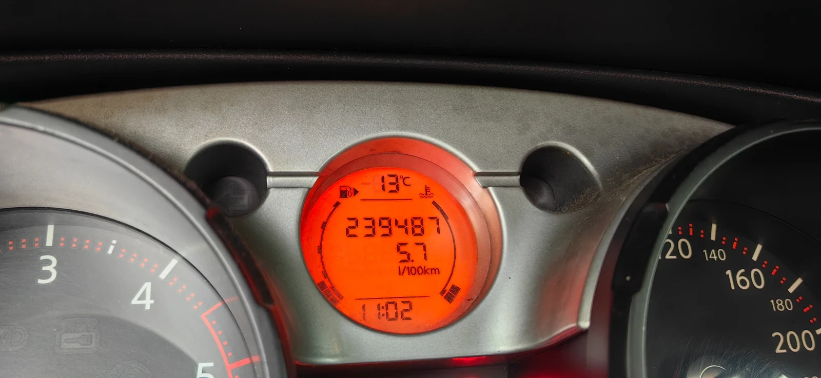 Nissan Qashqai 1.5 DCI, снимка 8 - Автомобили и джипове - 56742171
