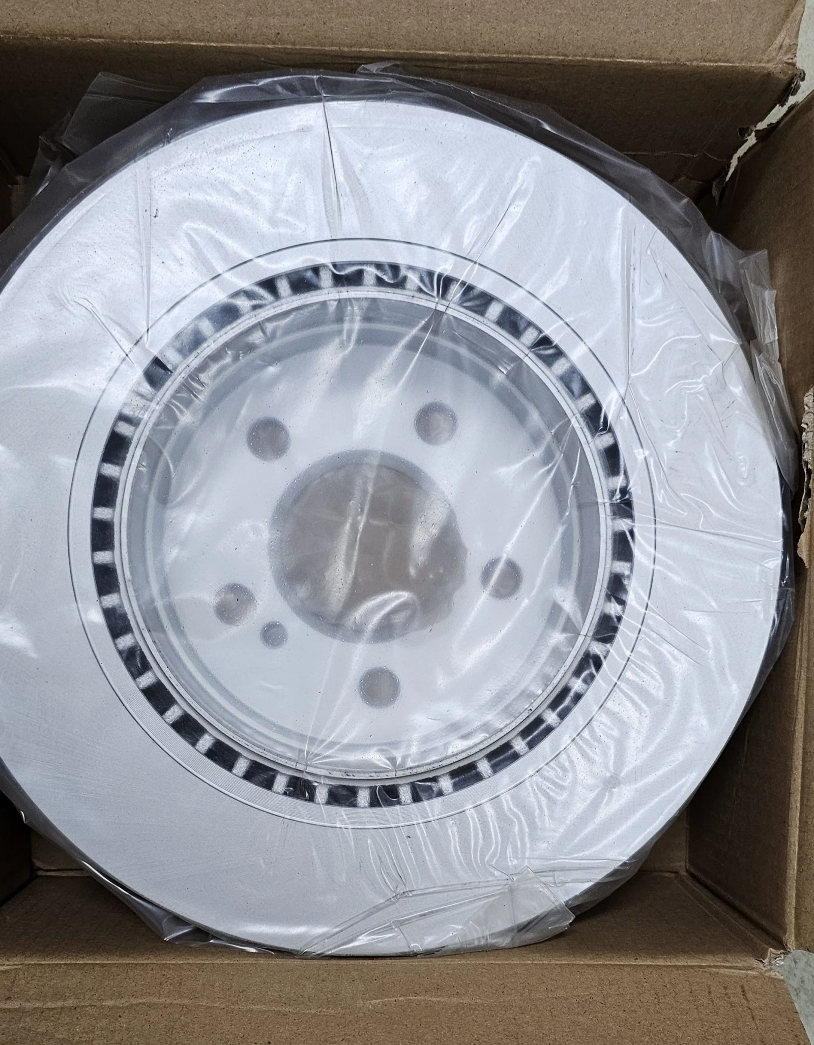   Mercedes E350 cupe (C207) | Mobile.bg   8