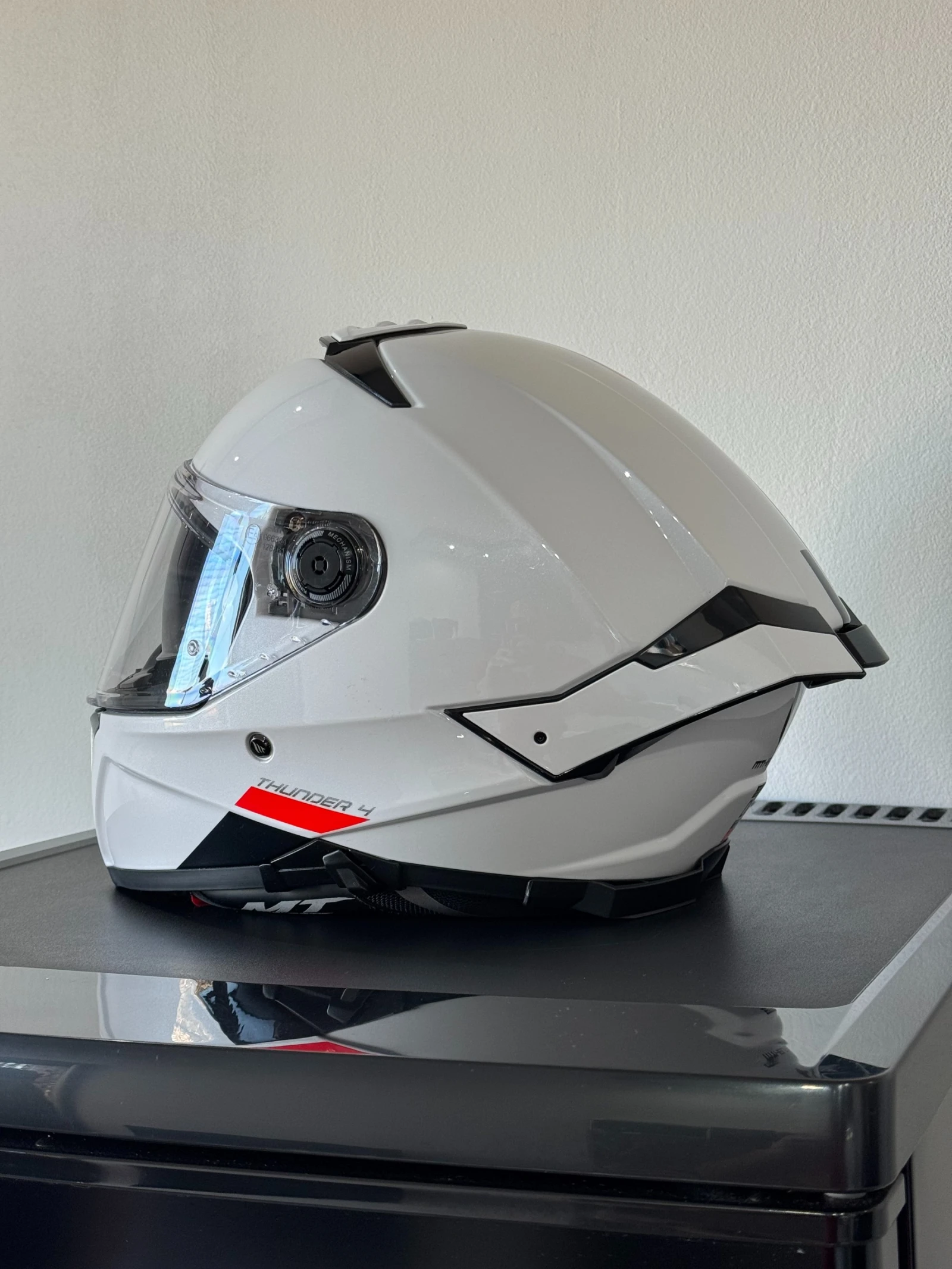    MT Thunder 4 SV  S (55-56) | Mobile.bg   2