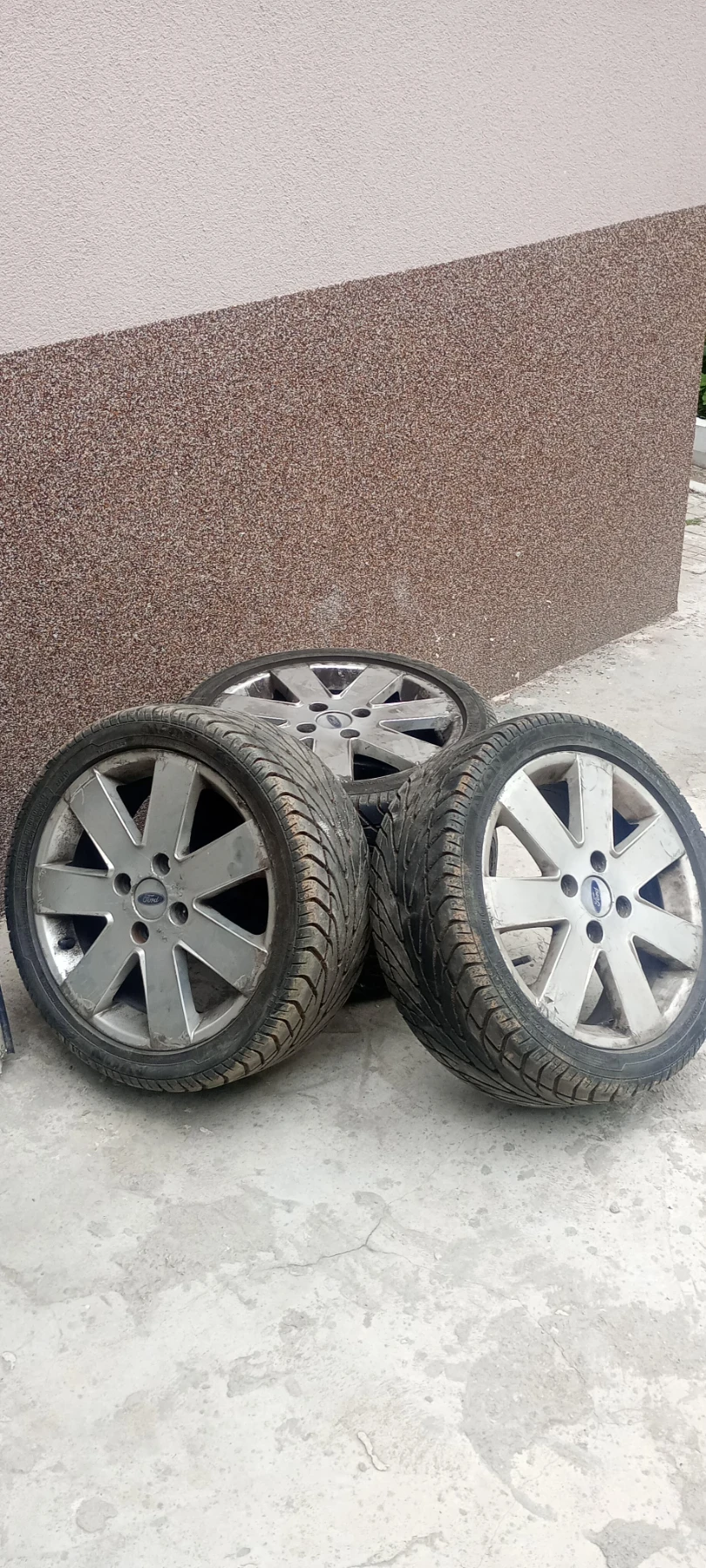 ���� � ������ 215/40R16 �� Ford Fiesta | Mobile.bg � ����������� 6