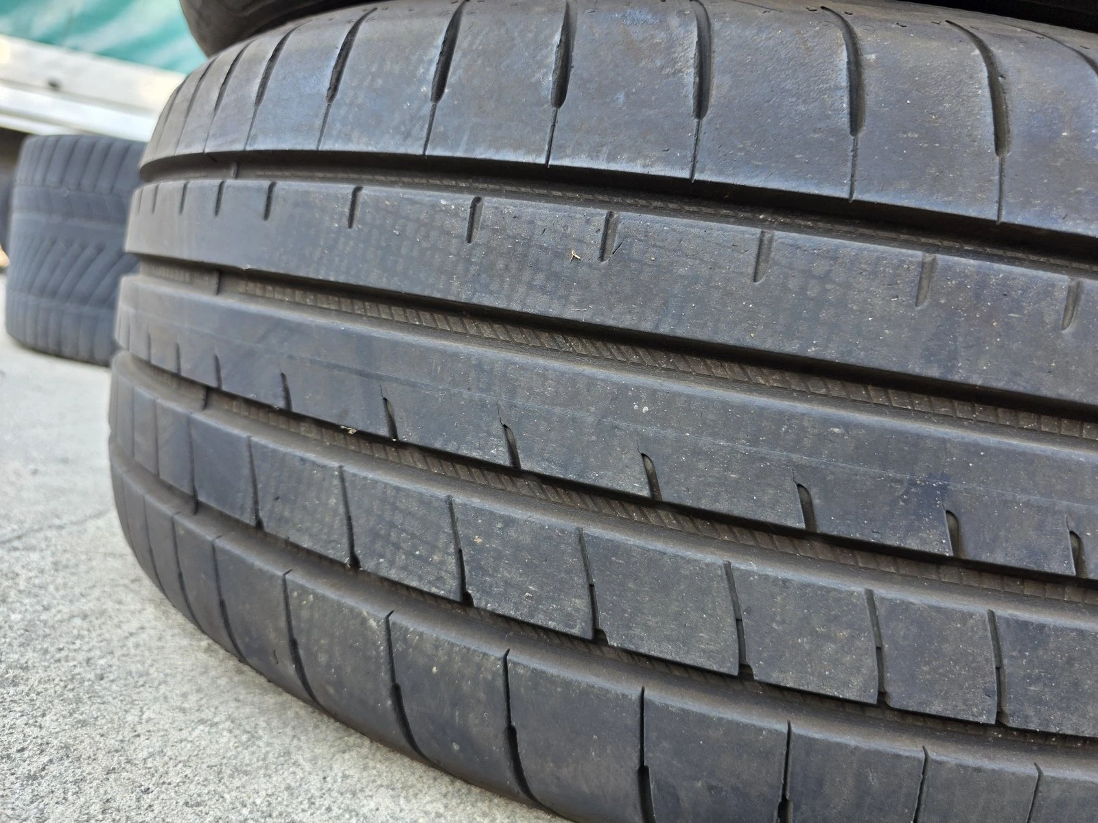 Гуми Летни 235/55R18, снимка 2 - Гуми и джанти - 56730716