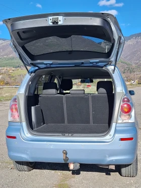 Toyota Corolla verso, снимка 5