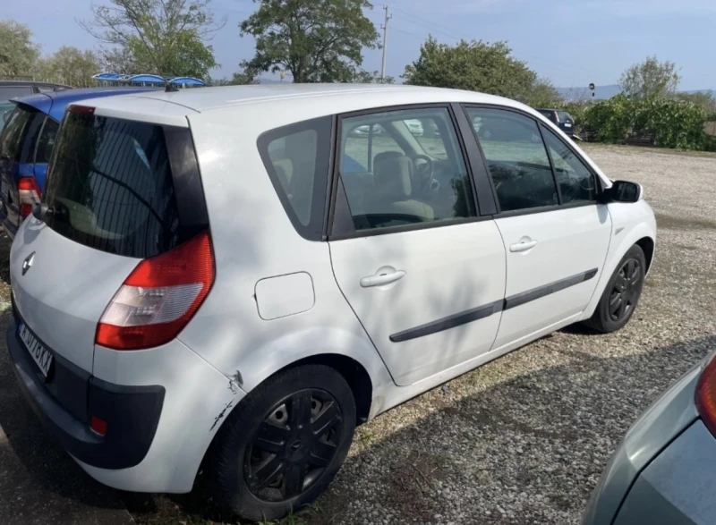 Renault Scenic 2.0i Automat, снимка 4 - Автомобили и джипове - 47493893