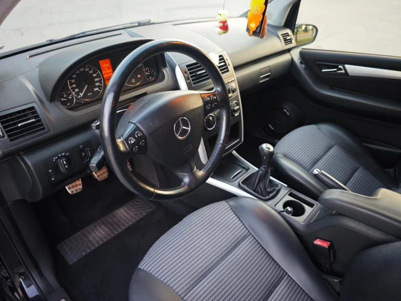 Mercedes-Benz A 180 Avangarde Темпомат , снимка 6 - Автомобили и джипове - 50817438