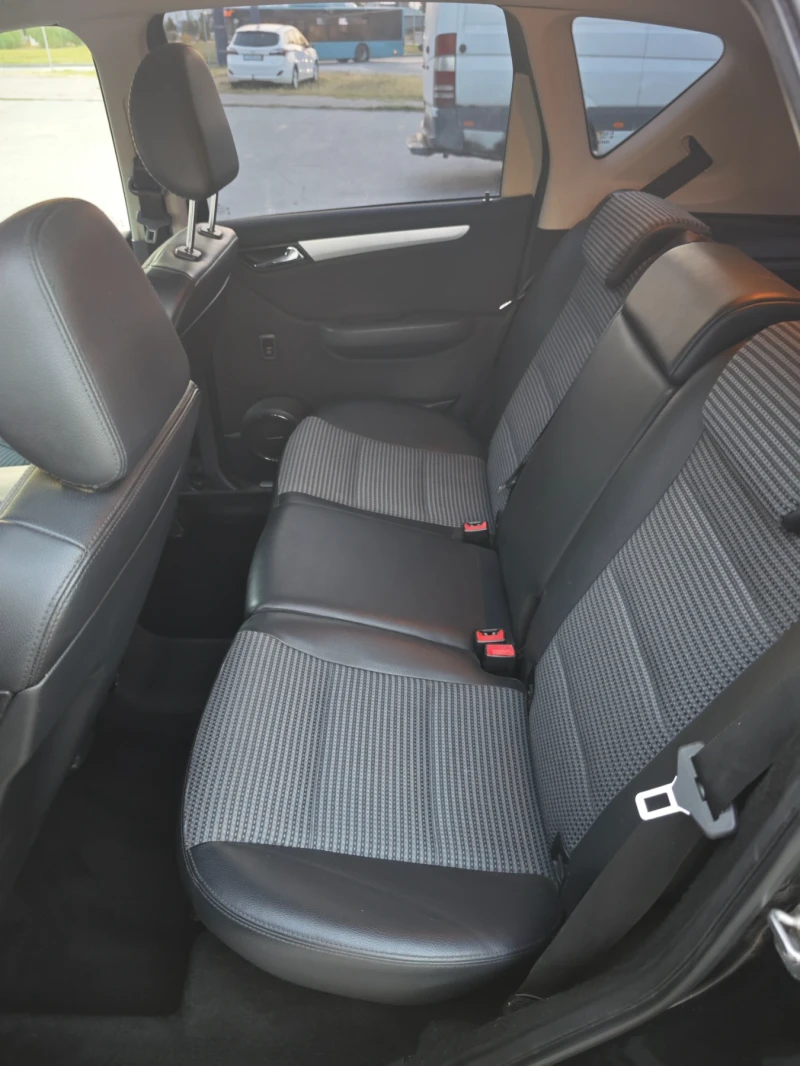 Mercedes-Benz A 180 Avangarde Темпомат , снимка 16 - Автомобили и джипове - 50817438