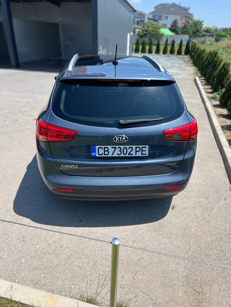 Kia Ceed 1.6i, снимка 3 - Автомобили и джипове - 52915813