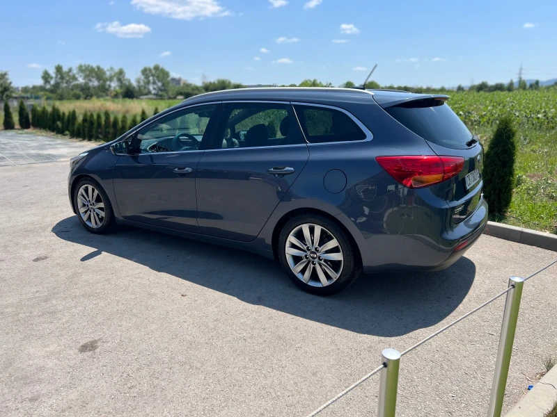 Kia Ceed 1.6i, снимка 4 - Автомобили и джипове - 52915813