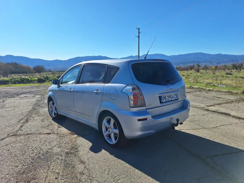 Toyota Corolla verso, снимка 2 - Автомобили и джипове - 52542602