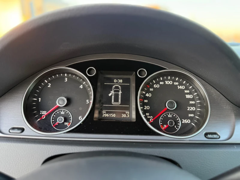 VW Passat 2.0TDI* Comfortline* Xenon* Подгрев* PDC, снимка 13 - Автомобили и джипове - 52807815