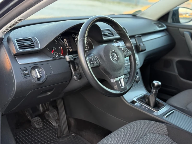 VW Passat 2.0TDI* Comfortline* Xenon* Подгрев* PDC, снимка 7 - Автомобили и джипове - 52807815