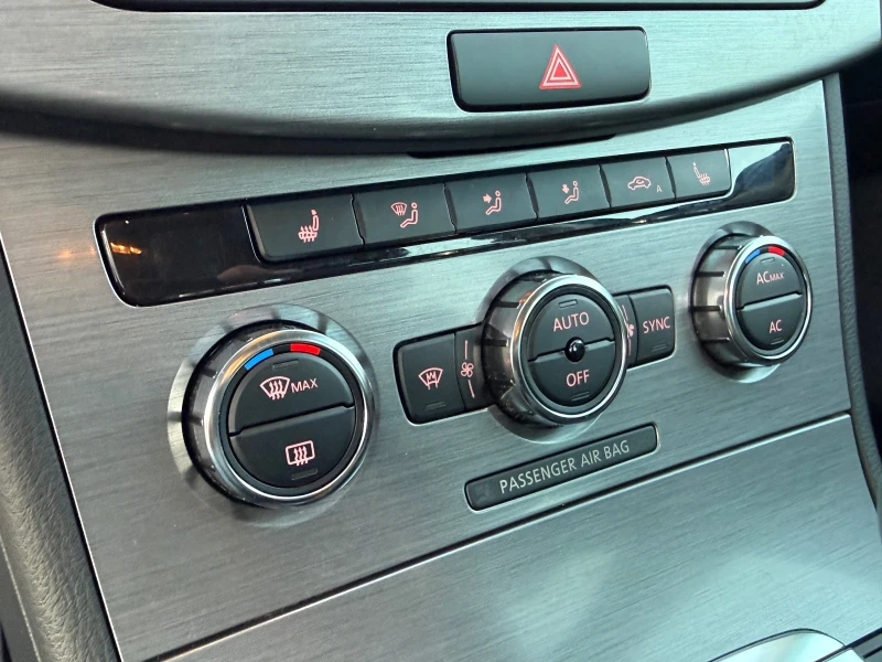 VW Passat 2.0TDI* Comfortline* Xenon* Подгрев* PDC, снимка 12 - Автомобили и джипове - 52807815