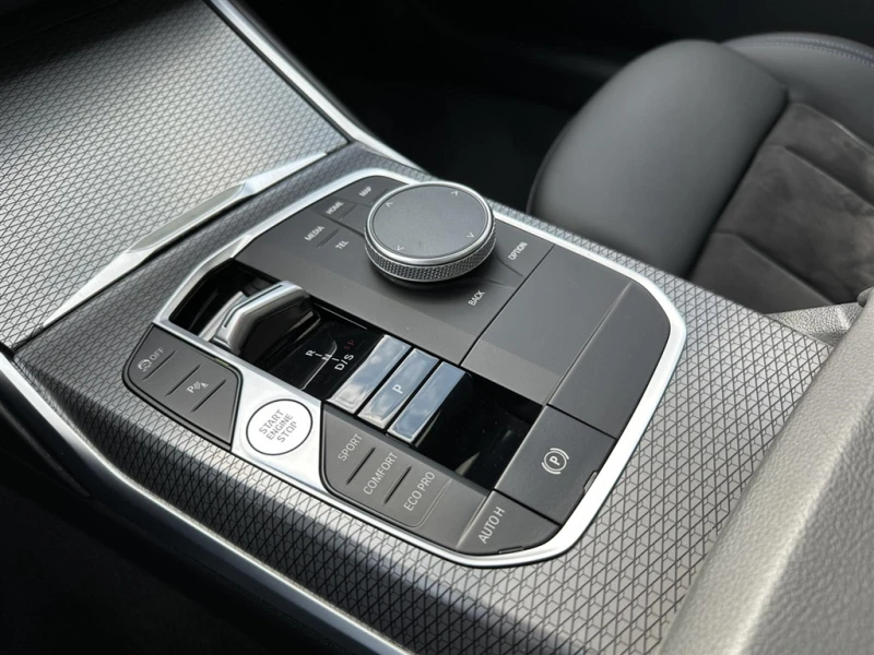 BMW 320 xDrive, снимка 10 - Автомобили и джипове - 52874052