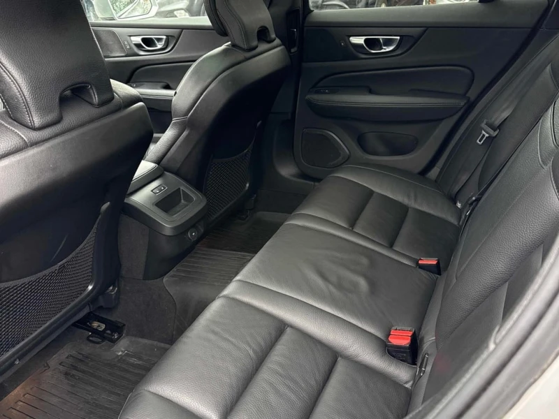 Volvo V60 Cross Country  T5 AWD / CARFAX/360/Harmon Kardon/DIS/NAVI/PANO, снимка 10 - Автомобили и джипове - 53361706