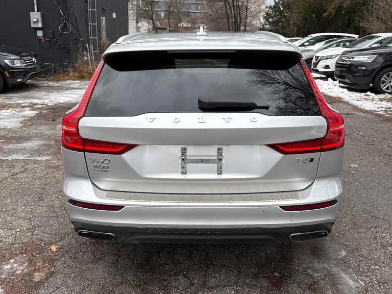 Volvo V60 Cross Country  T5 AWD / CARFAX/360/Harmon Kardon/DIS/NAVI/PANO, снимка 4 - Автомобили и джипове - 53361706
