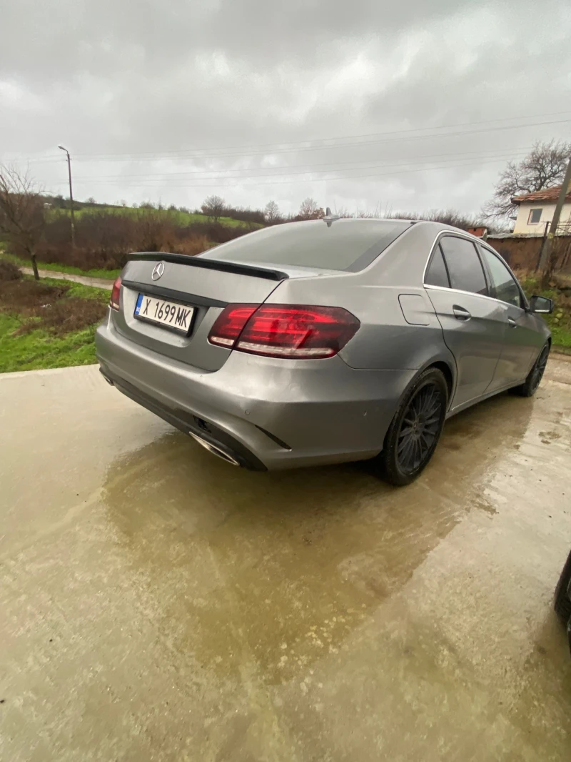 Mercedes-Benz E 220, снимка 5 - Автомобили и джипове - 53515358