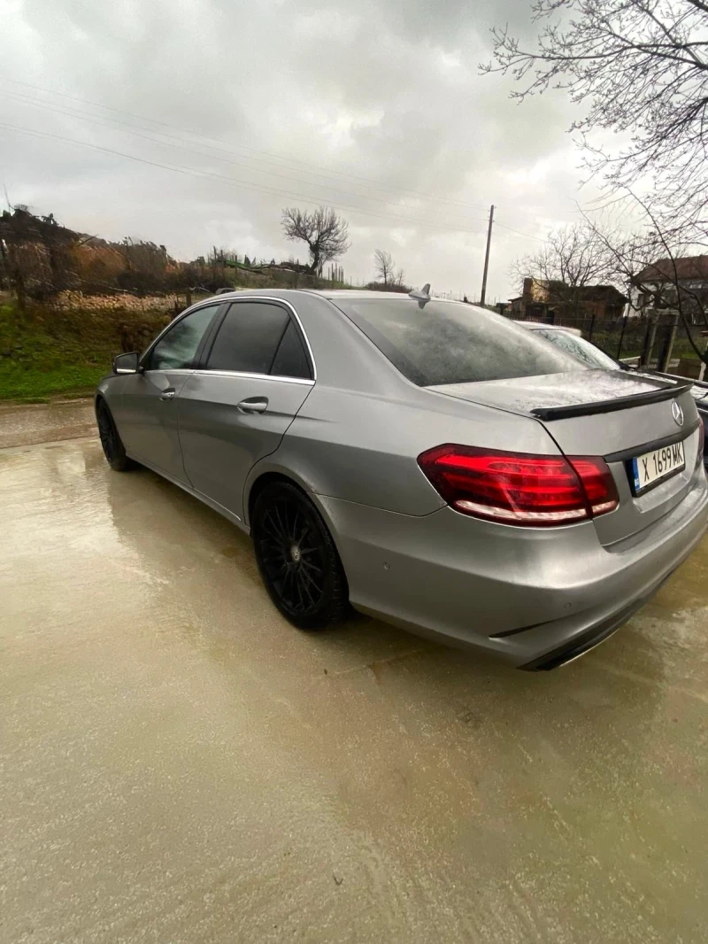 Mercedes-Benz E 220, снимка 4 - Автомобили и джипове - 53515358