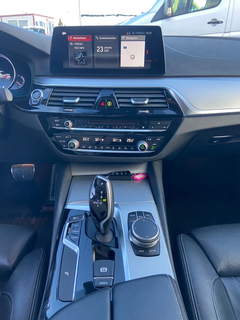 BMW 530 M SPORT HEAD UP DISTRONIK HARMAN KARDON - 50999 лв. - 22715429 | Car24.bg