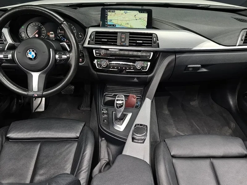 BMW 330 I M Sports Shadow, снимка 7 - Автомобили и джипове - 56162196
