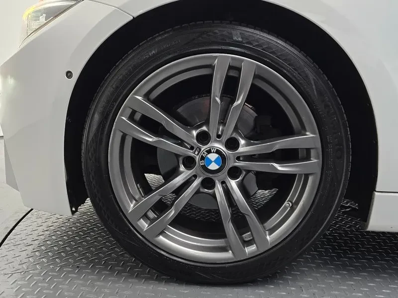 BMW 320 i - САМО 30% АВАНС, снимка 8 - Автомобили и джипове - 56304449