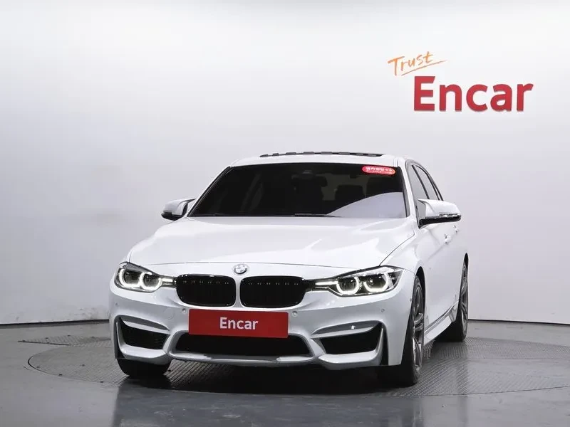 BMW 320 i - САМО 30% АВАНС, снимка 4 - Автомобили и джипове - 56304449