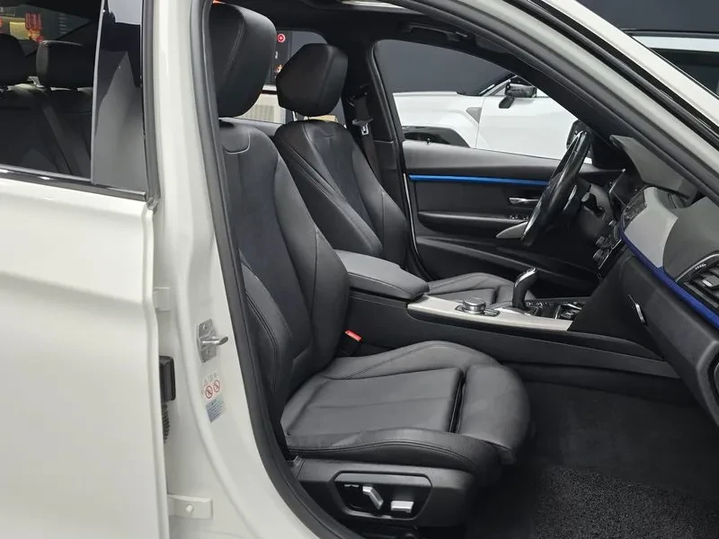BMW 320 i - САМО 30% АВАНС, снимка 17 - Автомобили и джипове - 56304449