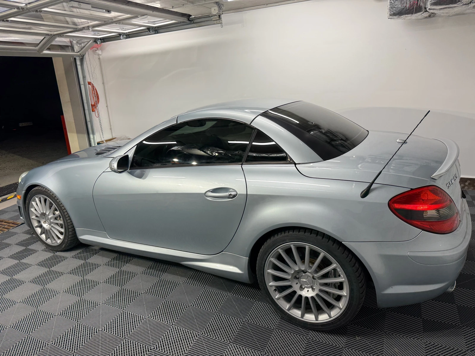 Mercedes-Benz SLK 55 AMG  - изображение 3