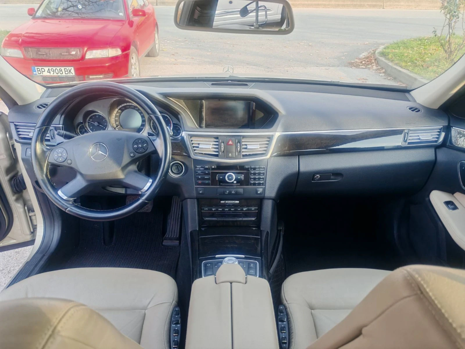 Mercedes-Benz E 350 E350 4 Matic Швейцария  - изображение 10