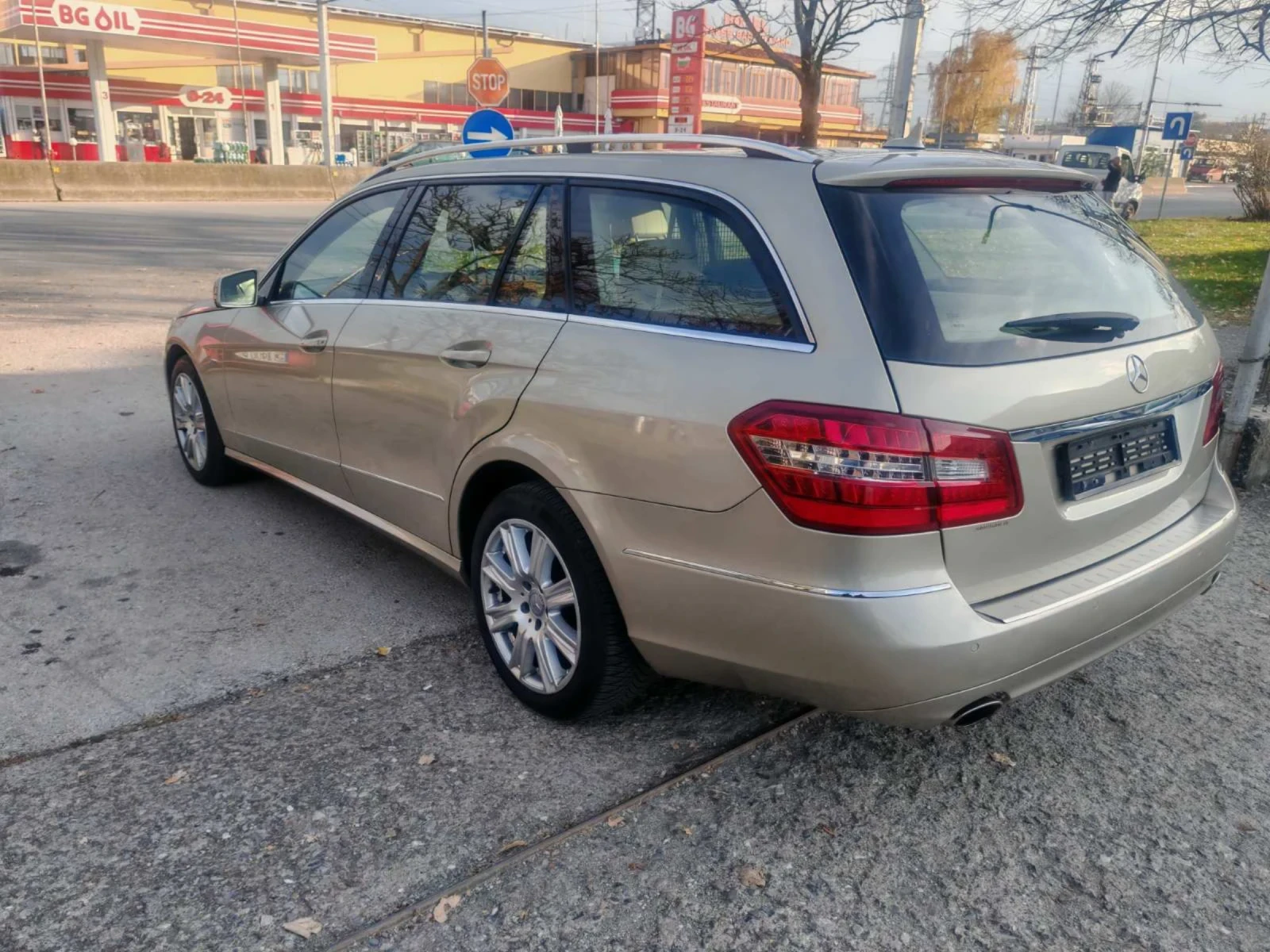 Mercedes-Benz E 350 E350 4 Matic Швейцария  - изображение 8