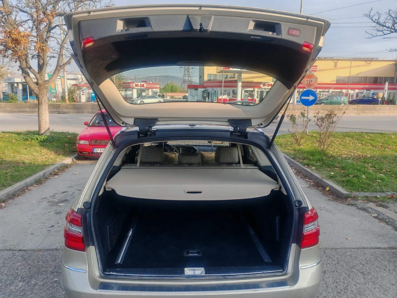 Mercedes-Benz E 350 E350 4 Matic Швейцария  - изображение 7