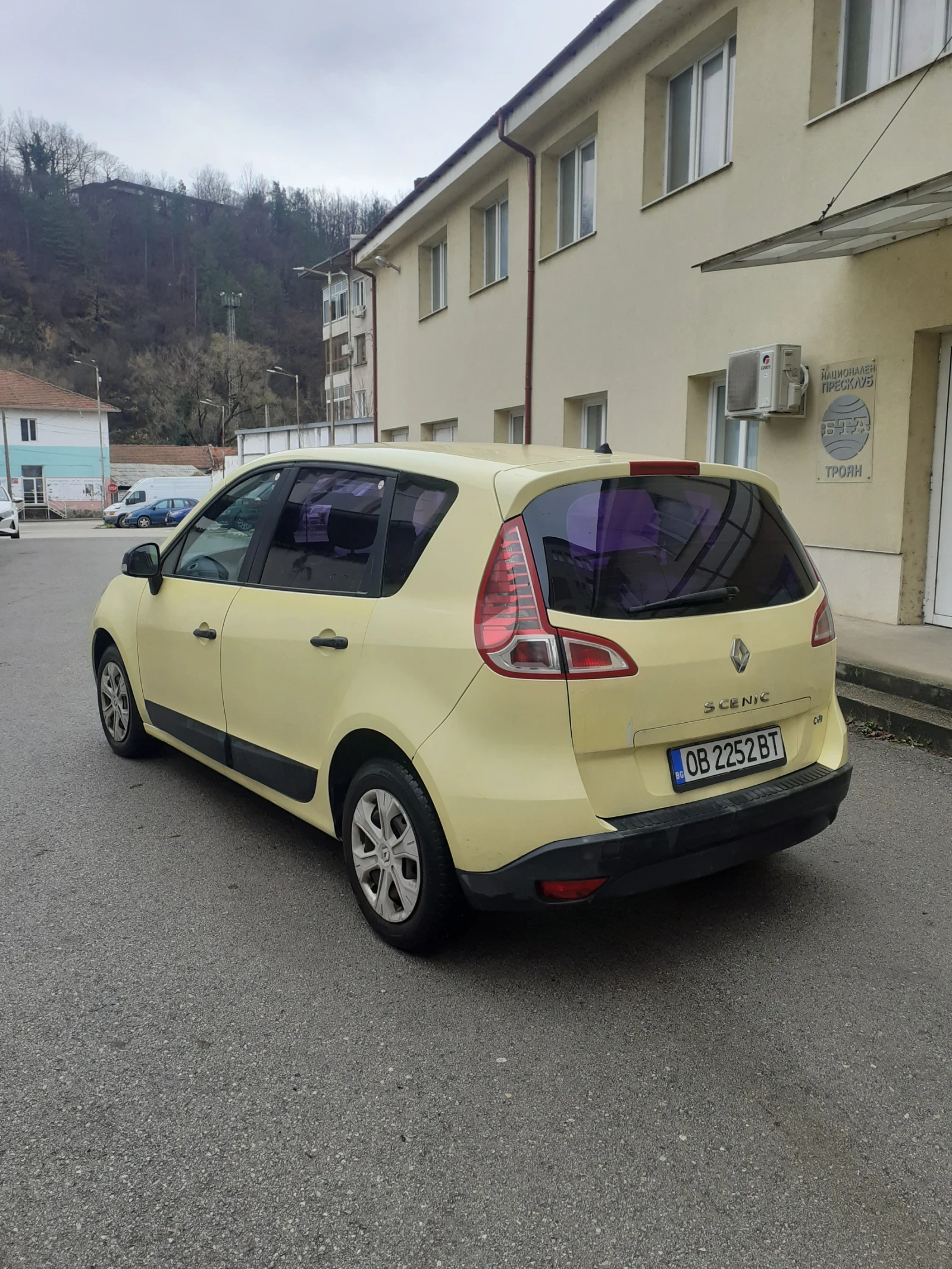 Renault Scenic 1.5DCI 2010г - изображение 4