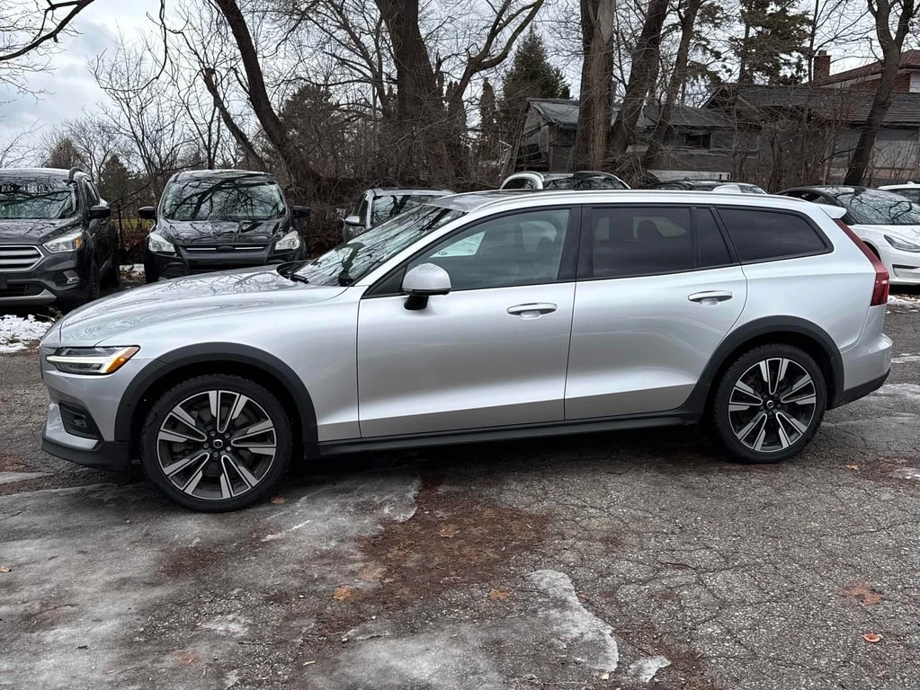 Volvo V60 Cross Country  T5 AWD / CARFAX/360/Harmon Kardon/DIS/NAVI/PANO - изображение 2