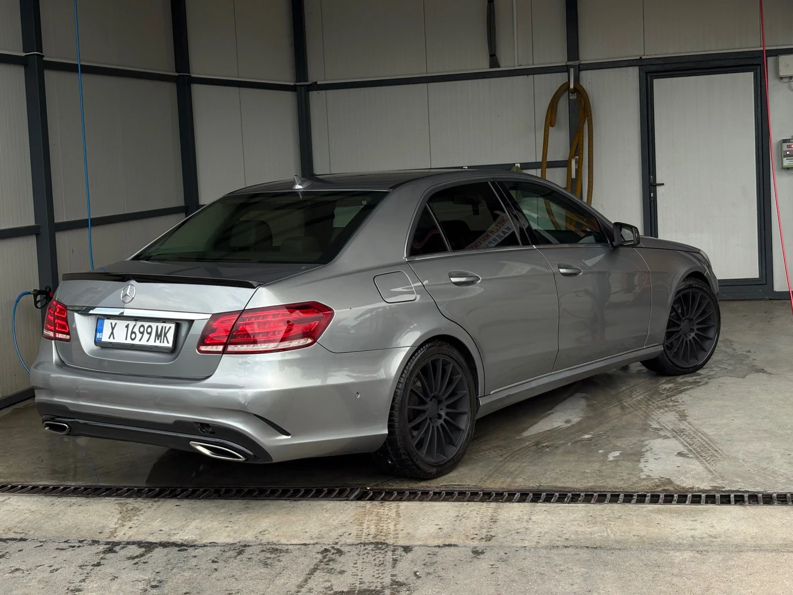 Mercedes-Benz E 220, снимка 2 - Автомобили и джипове - 56245072
