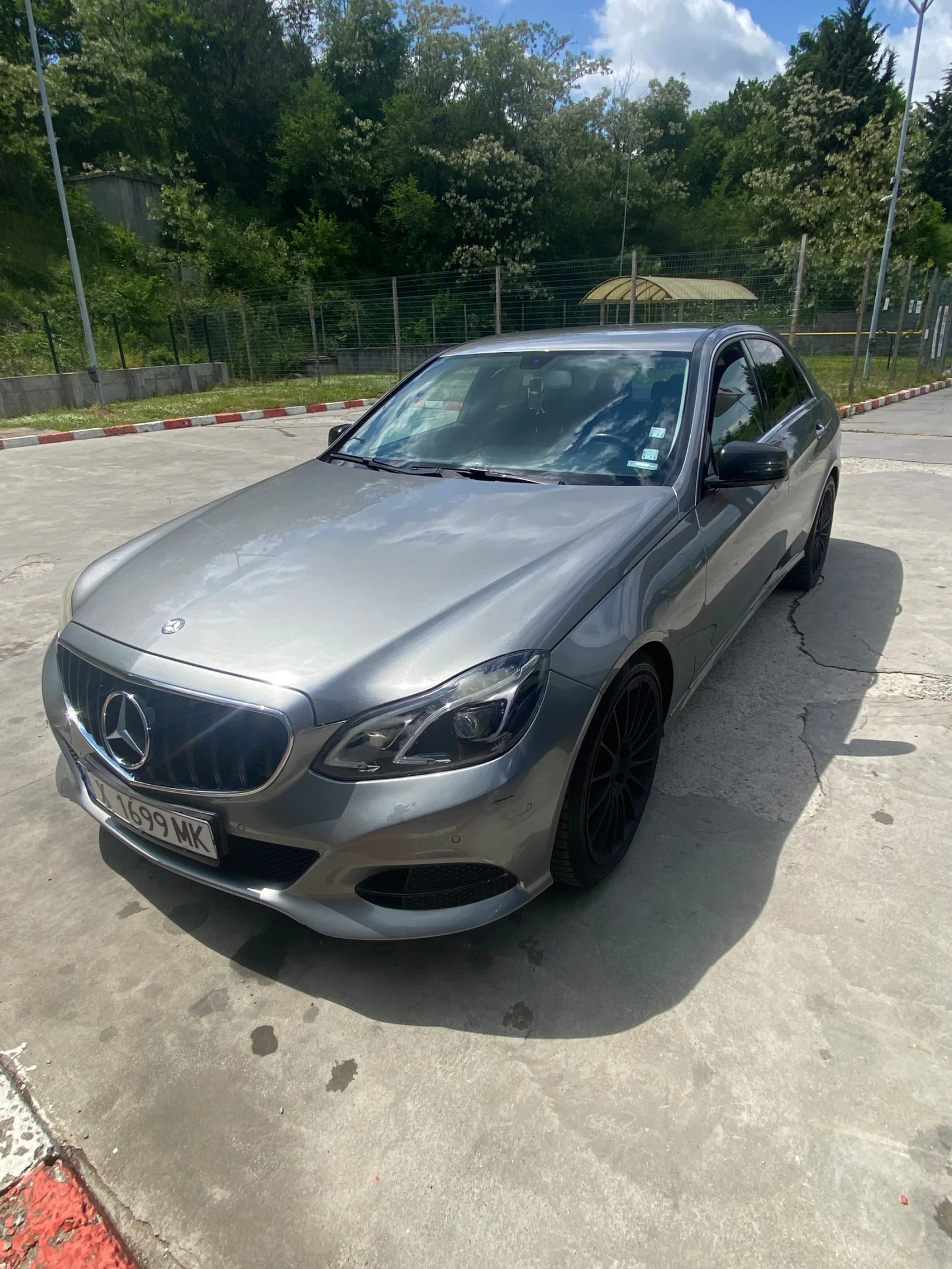 Mercedes-Benz E 220, снимка 3 - Автомобили и джипове - 53515358
