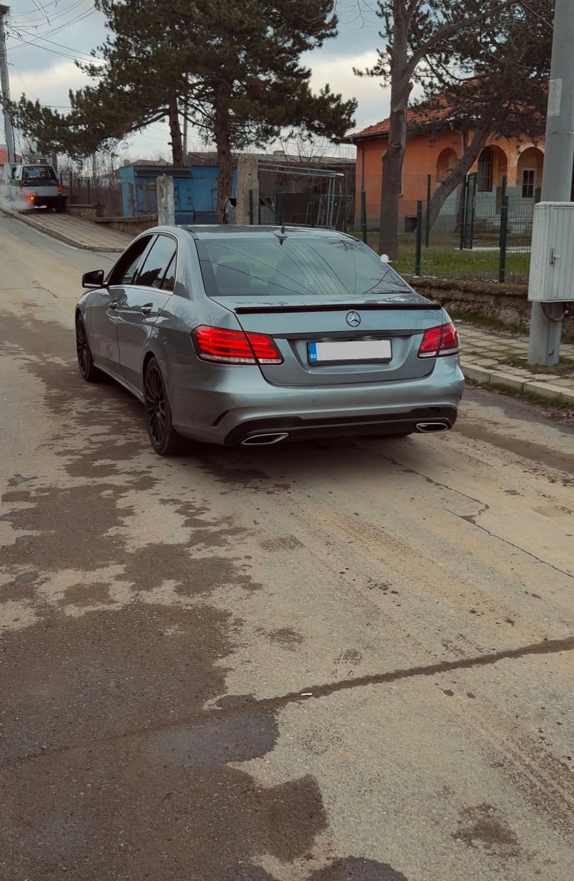 Mercedes-Benz E 220, снимка 5 - Автомобили и джипове - 53515358