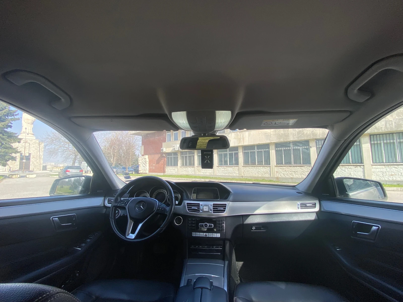 Mercedes-Benz E 220, снимка 11 - Автомобили и джипове - 53515358