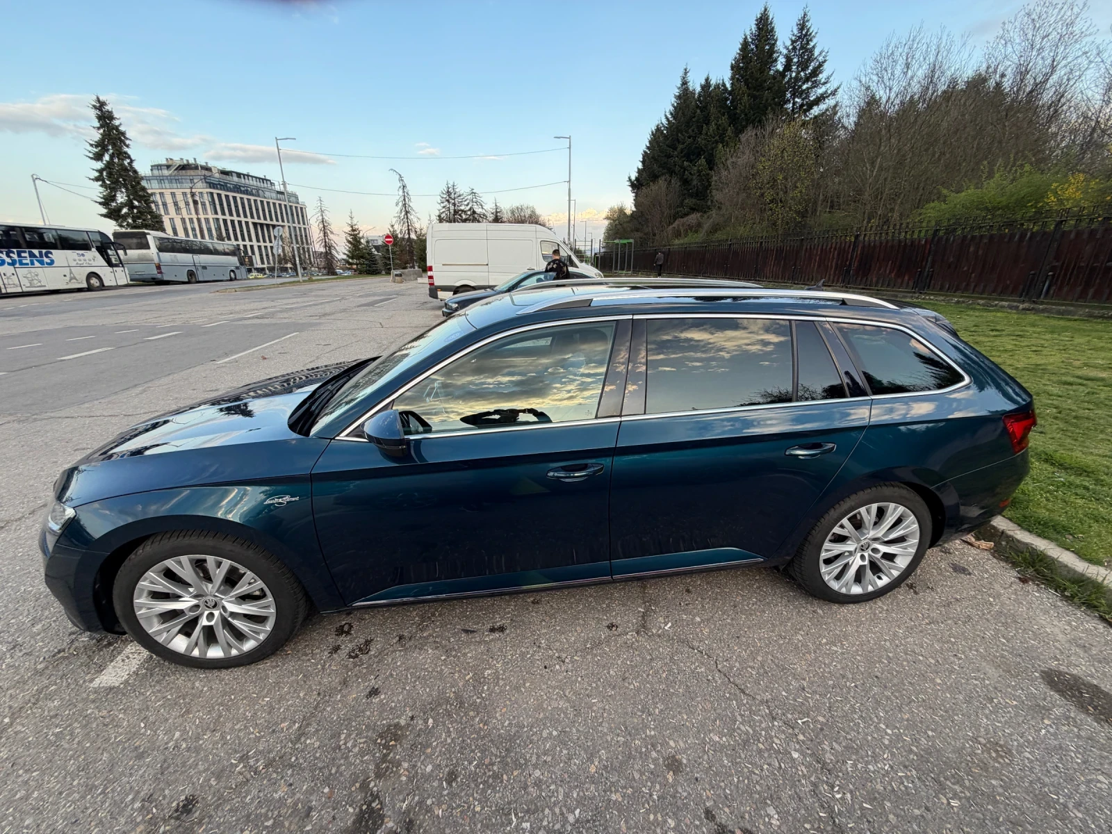 Skoda Superb Laurin & Klement 4x4 2.0 TDI 200hp, снимка 8 - Автомобили и джипове - 54230594